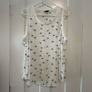Torrid White Floral Tank Top